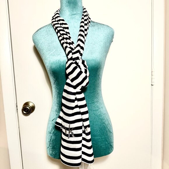 NWOT KATE SPADE NEW YORK Women's black and white striped scarf and shawl - Picture 10 of 10